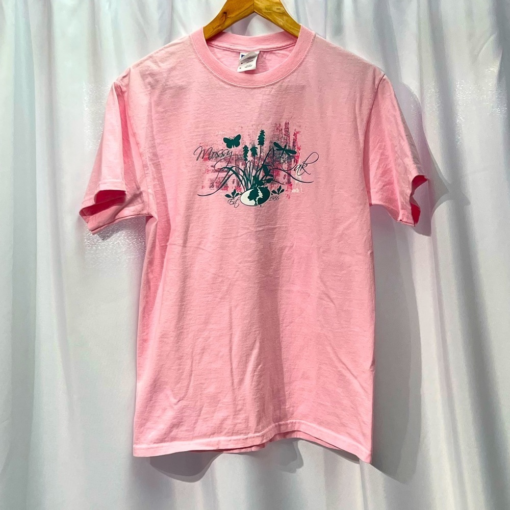 Mossy Oak Pink Logo Short Sleeved T-Shirt - Size Medium
